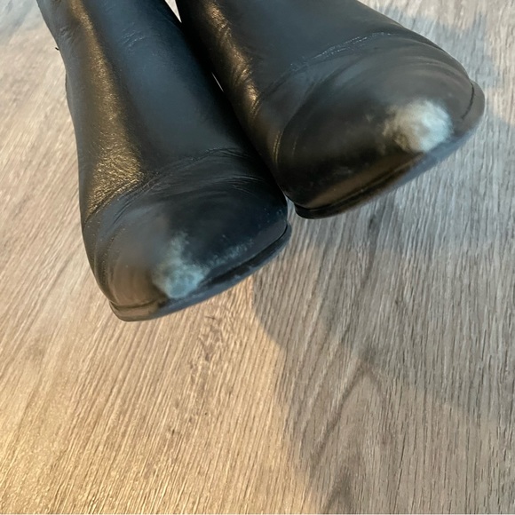 KENDALL & KYLIE Finley Bootie Black Leather Pointed Toe Heeled Ankle Boot - Picture 10 of 12